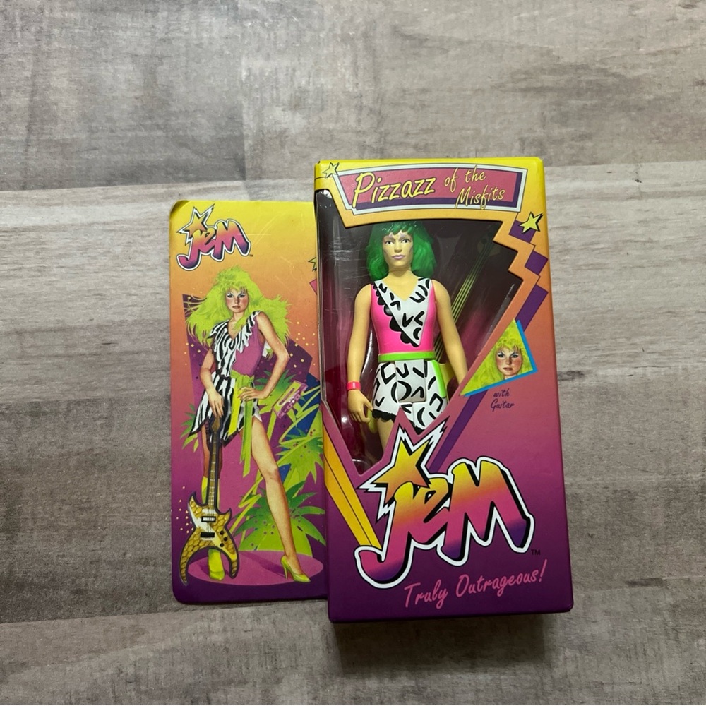 Super7 Jem and The Holograms Pizzaz (Neon) [Retro Box] - 3.75 in Scale Reaction